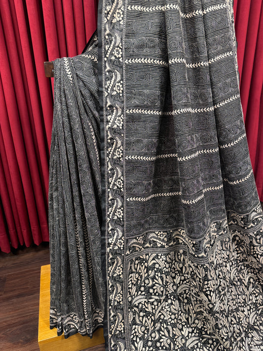 Tussar Silk Kantha Saree - Bouquet