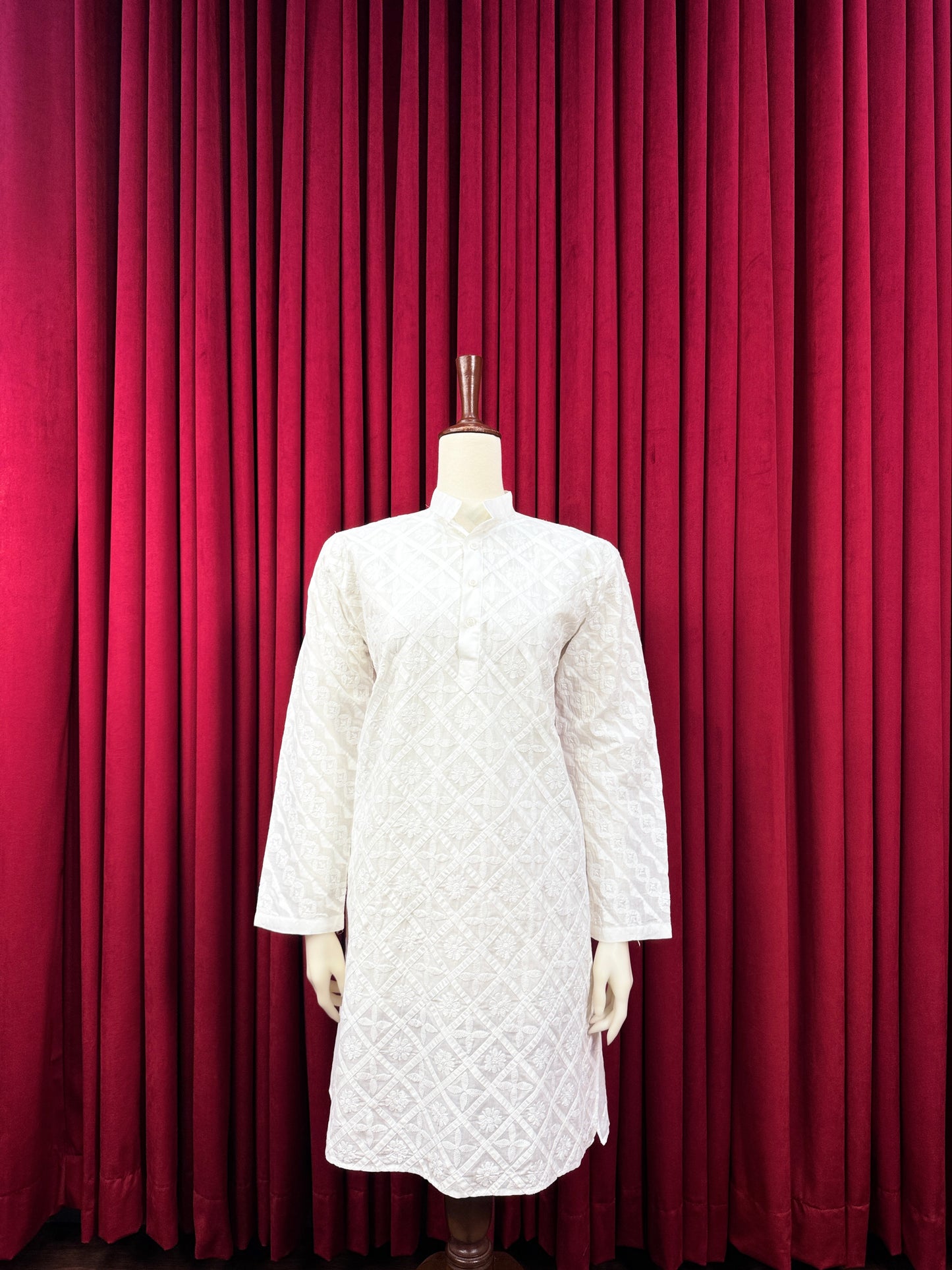 Diva's Classic Chikankari Kurta