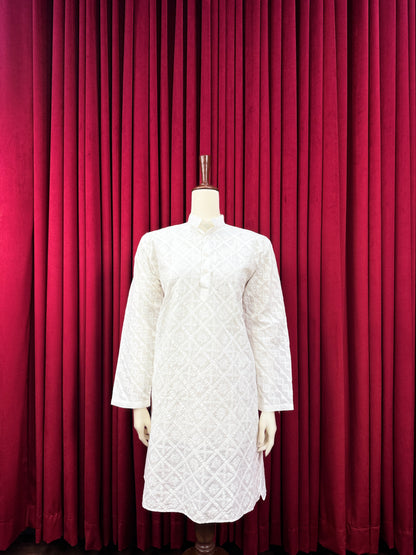 Diva's Classic Chikankari Kurta
