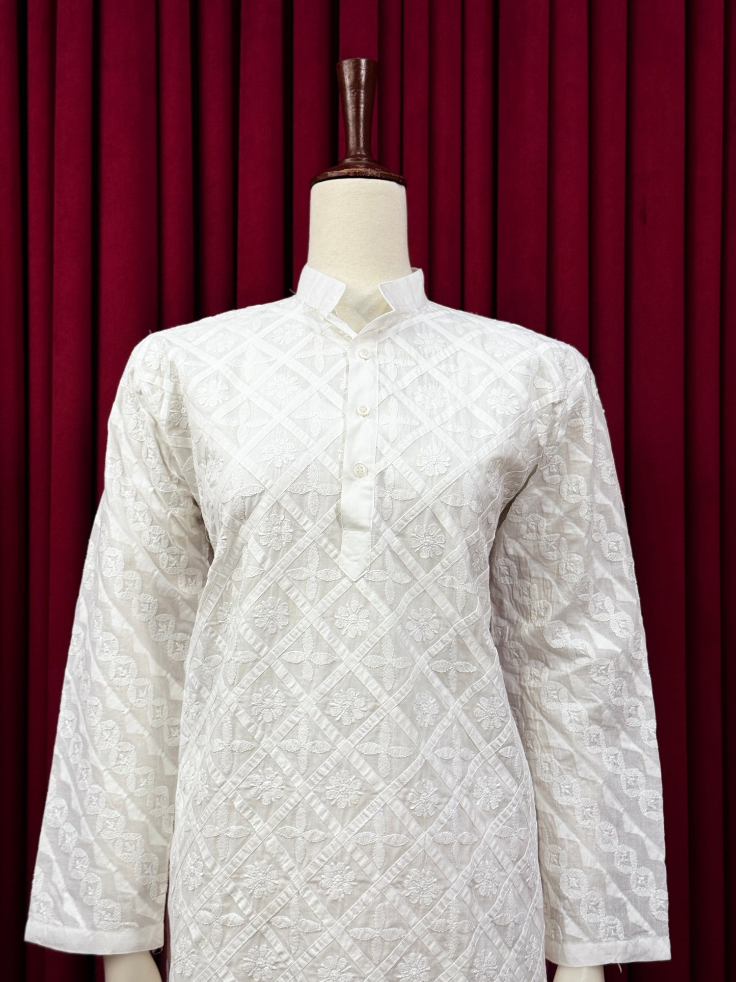 Diva's Classic Chikankari Kurta