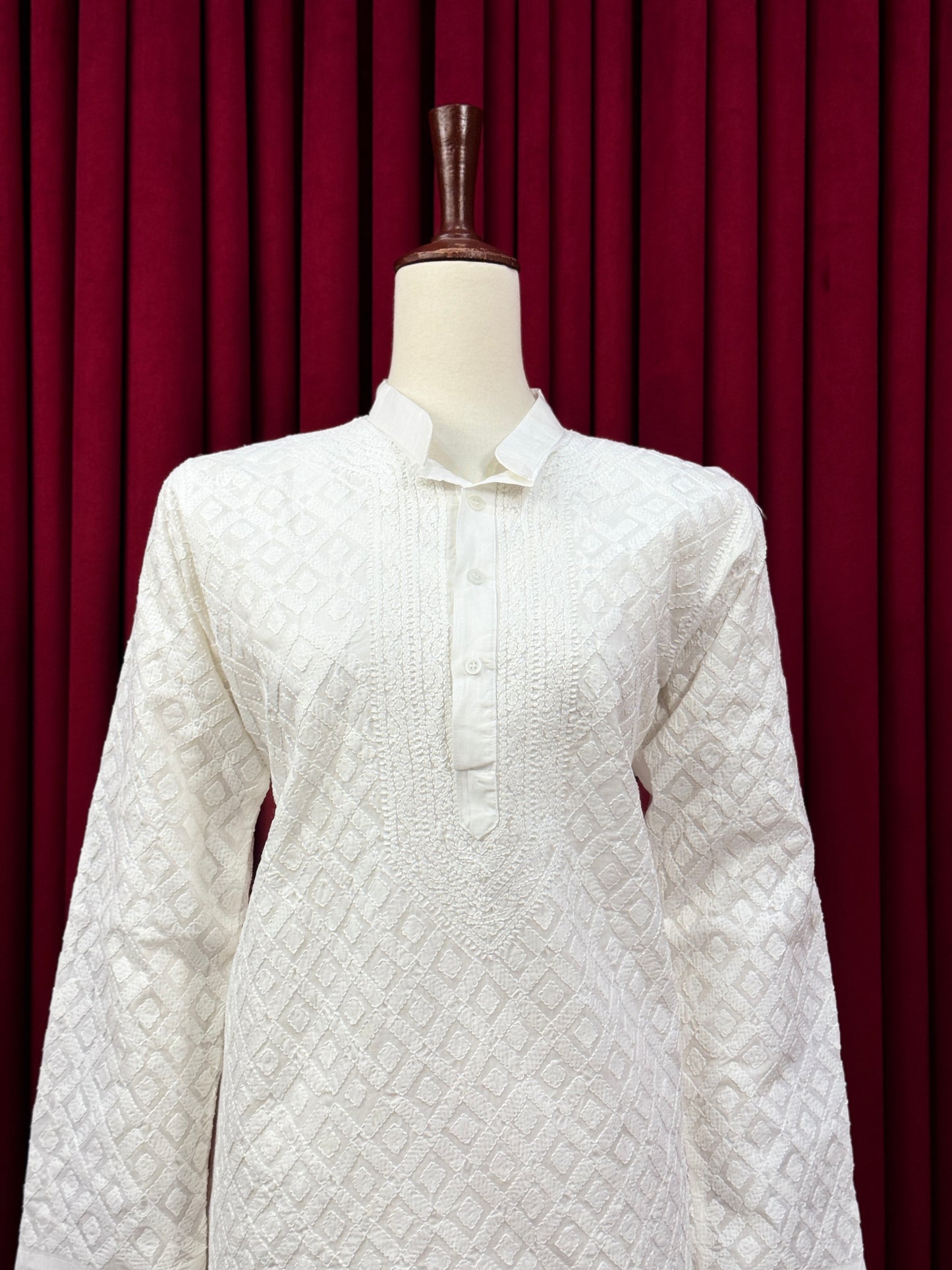 Diva's Classic Chikankari Kurta