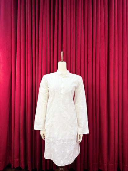 Diva's Classic Chikankari Kurta
