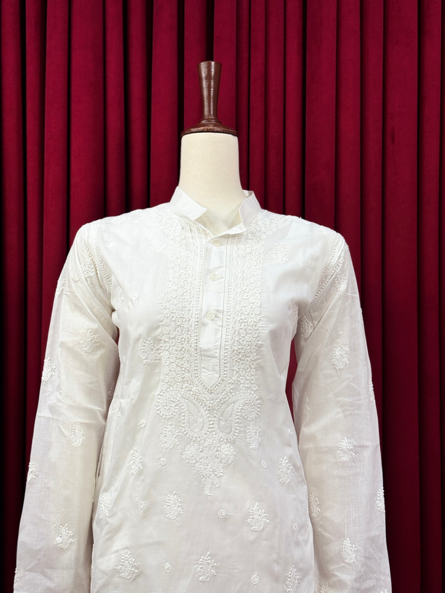 Diva's Classic Chikankari Kurta