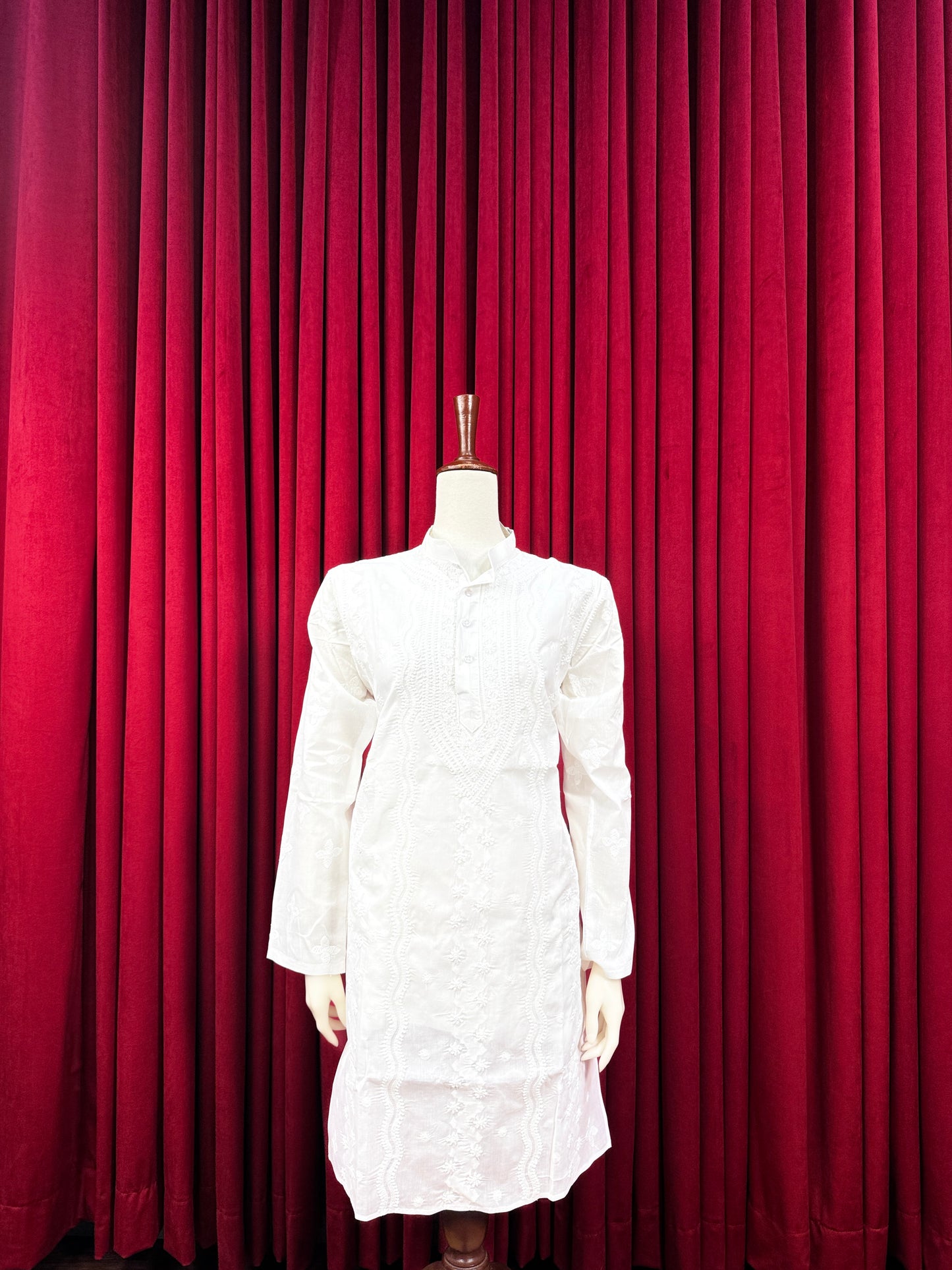Diva's Classic Chikankari Kurta