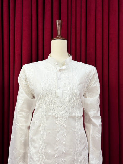 Diva's Classic Chikankari Kurta
