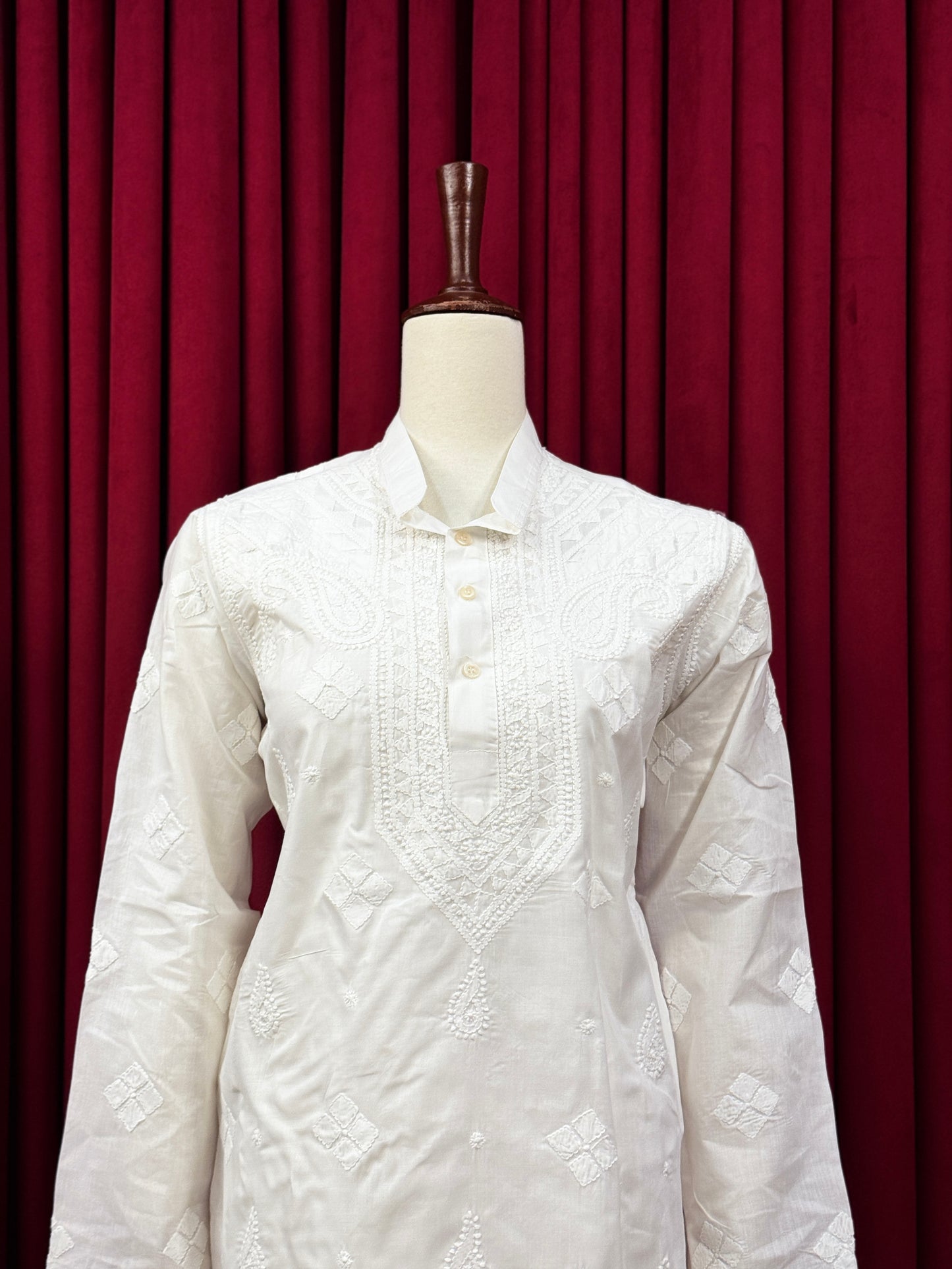 Diva's Classic Chikankari Kurta