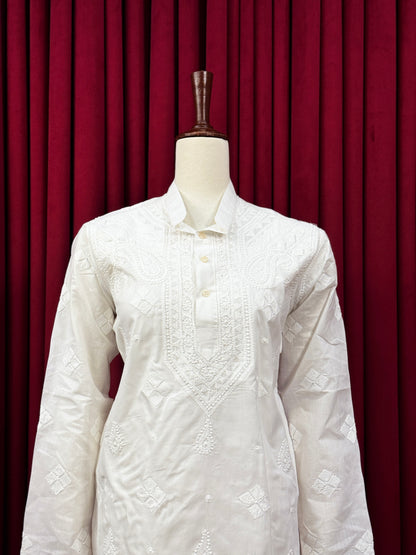 Diva's Classic Chikankari Kurta