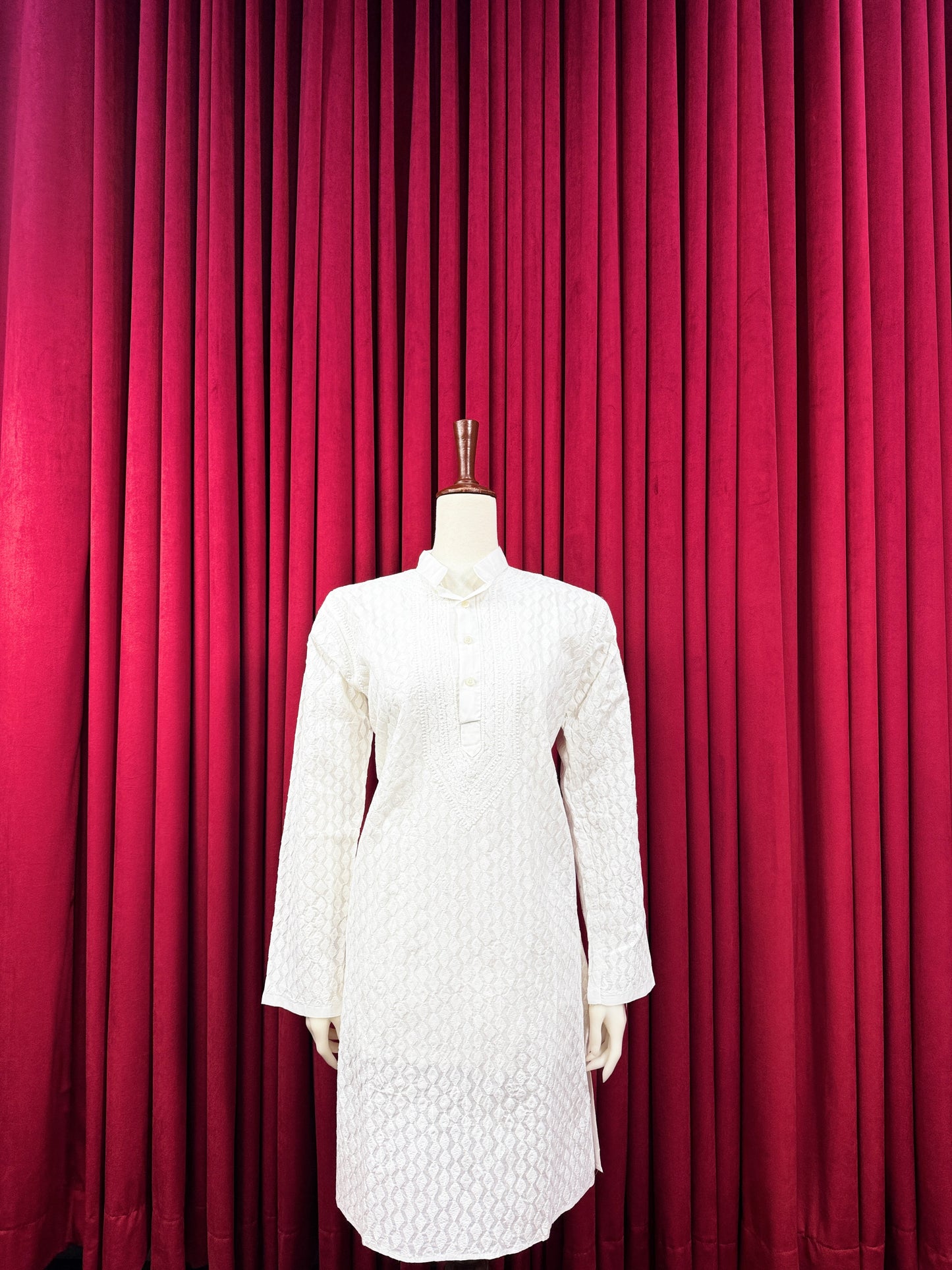 Diva's Classic Chikankari Kurta
