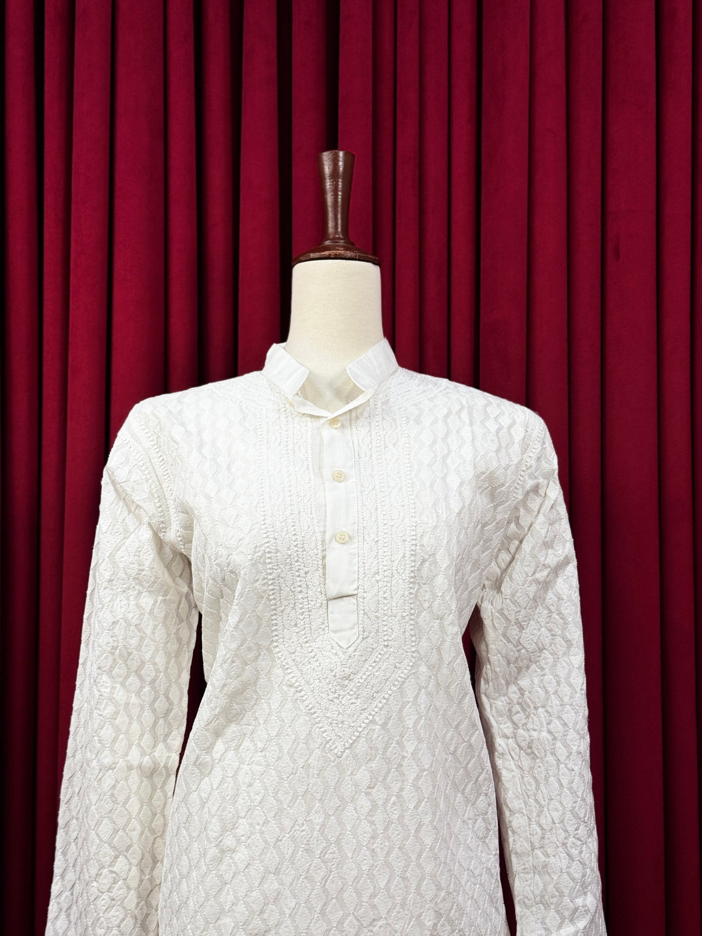 Diva's Classic Chikankari Kurta
