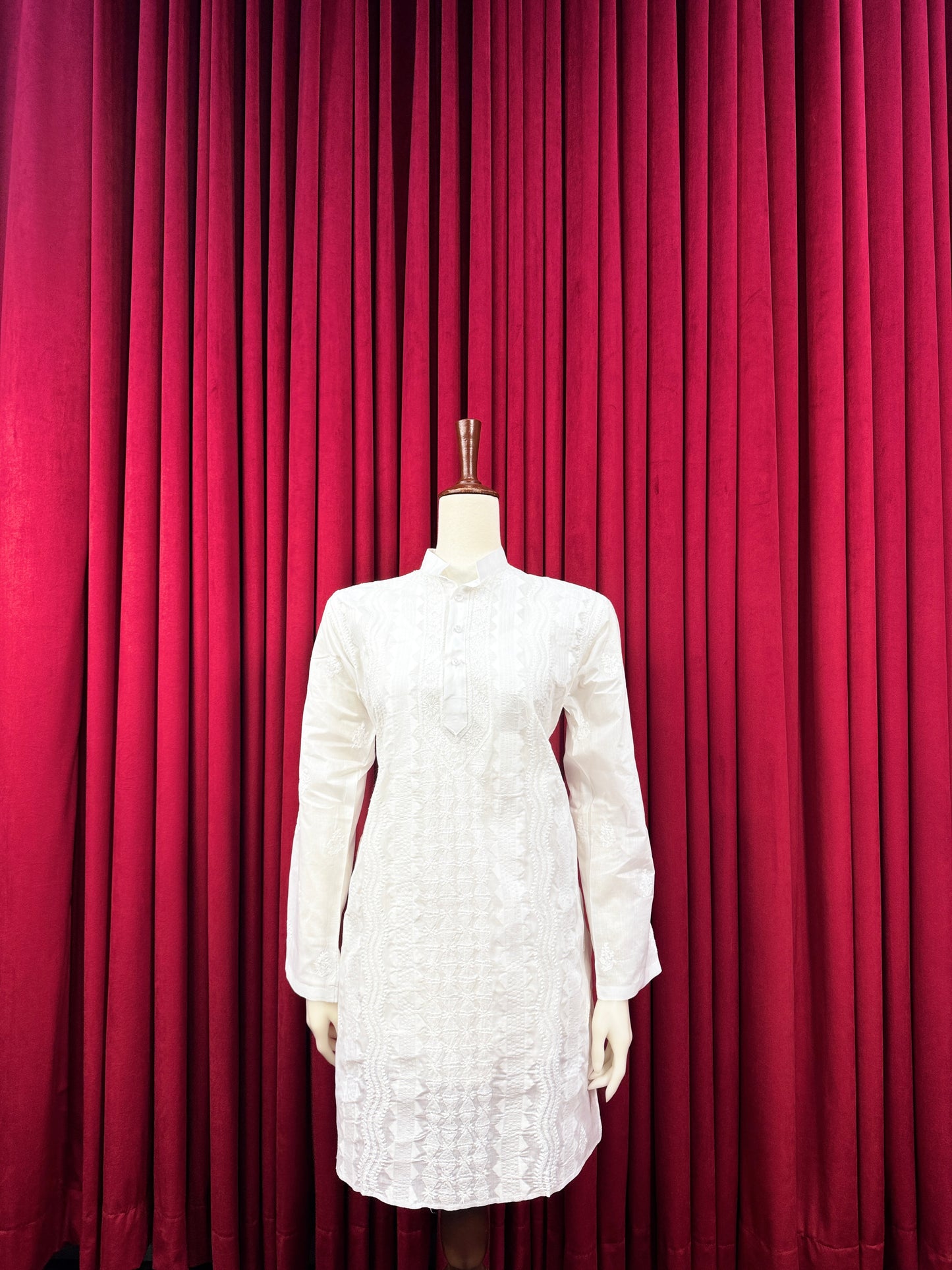 Diva's Classic Chikankari Kurta
