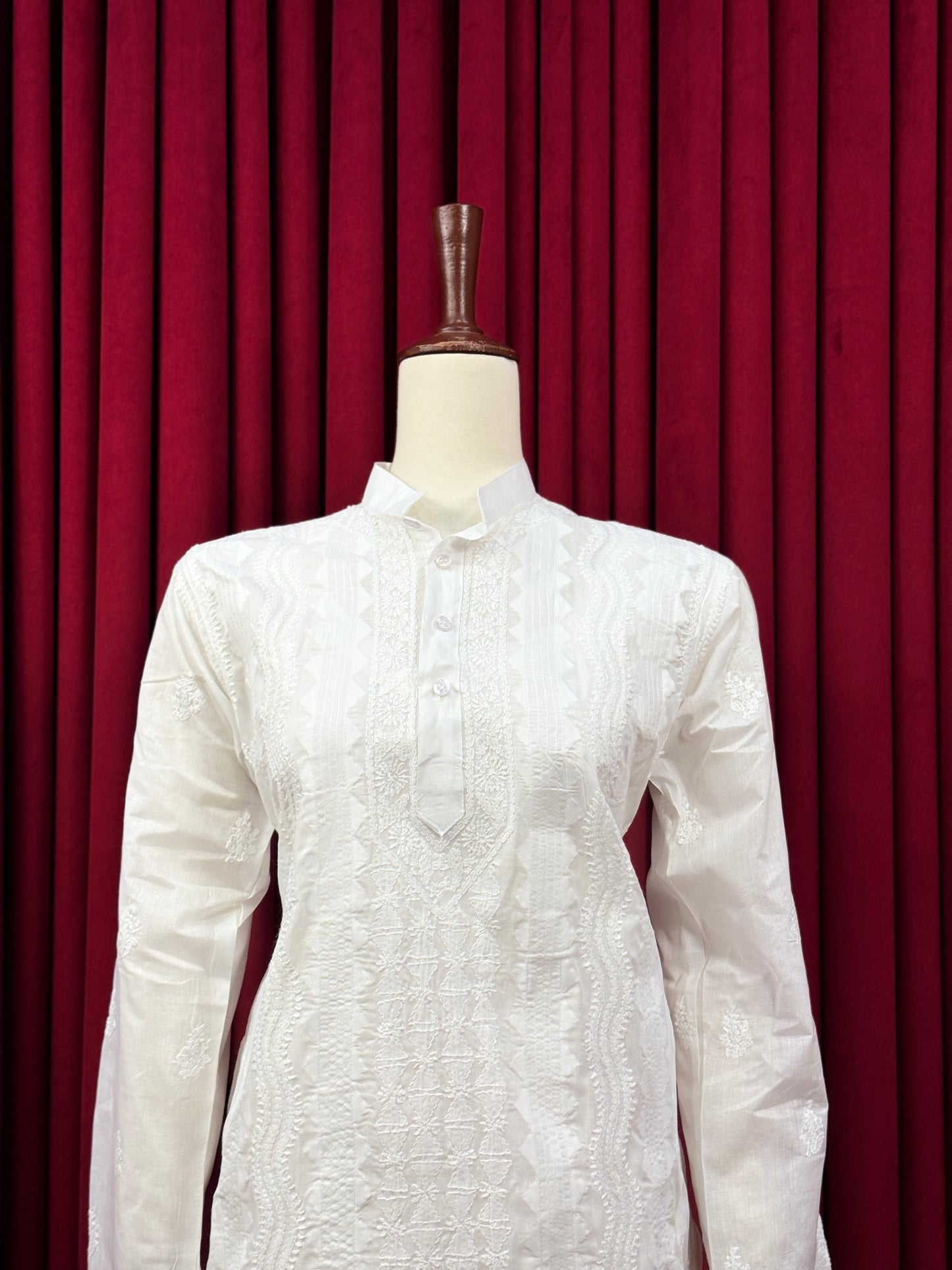 Diva's Classic Chikankari Kurta