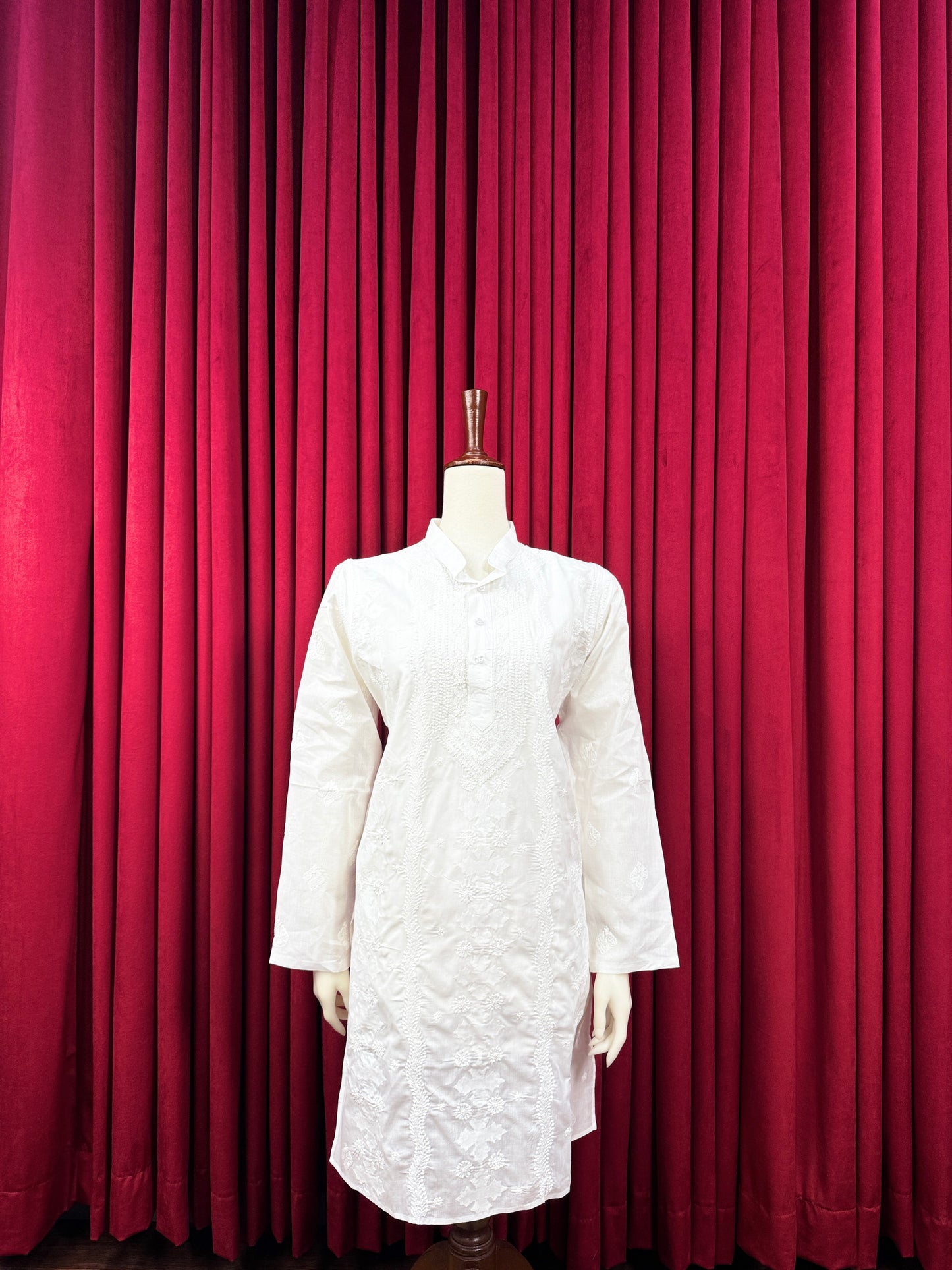 Diva's Classic Chikankari Kurta