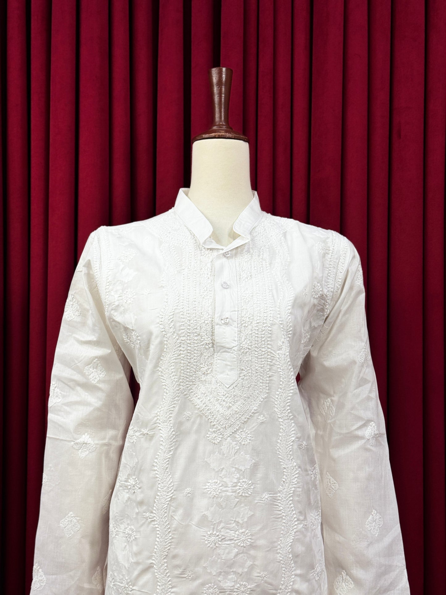 Diva's Classic Chikankari Kurta