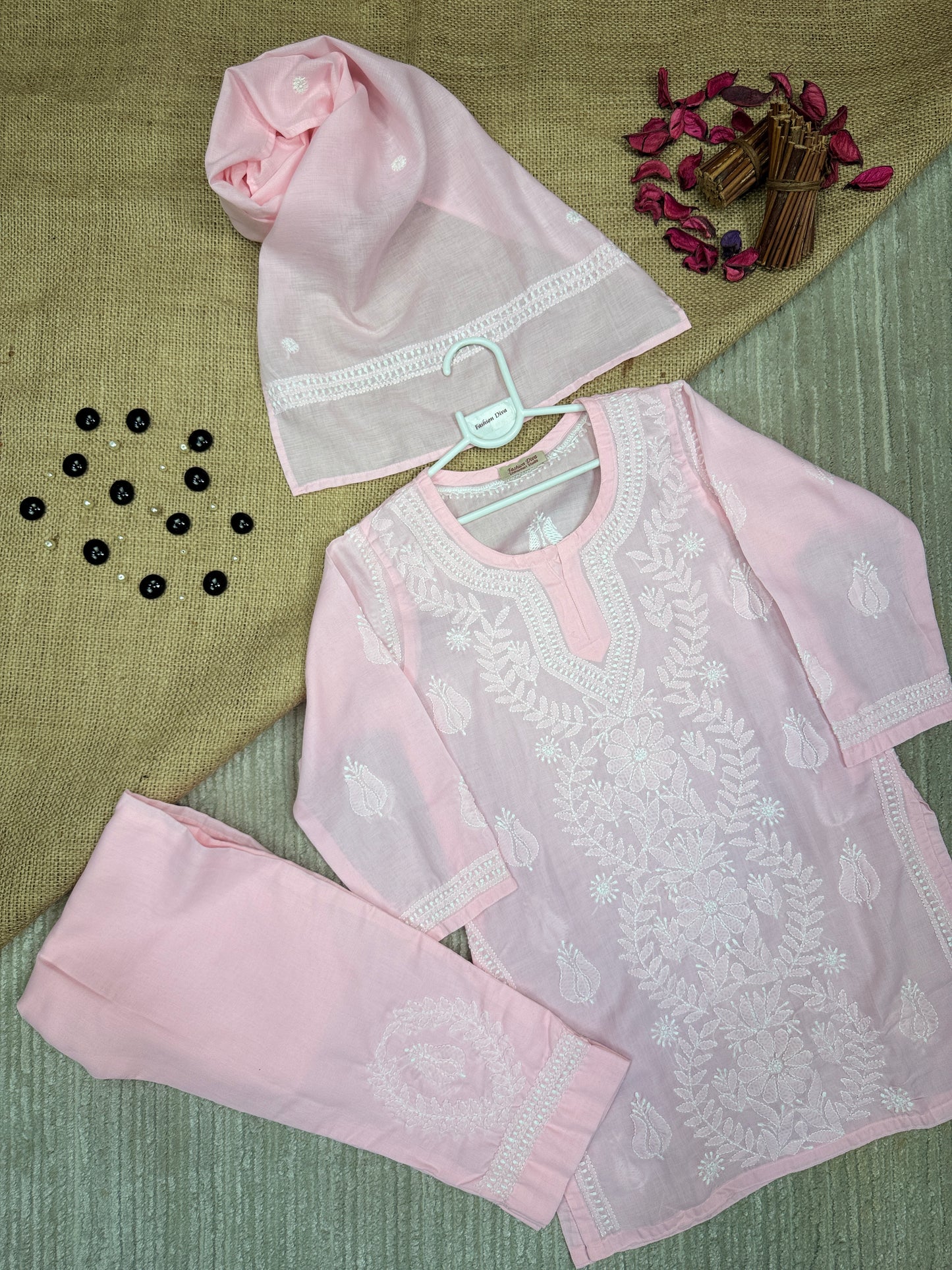 Girls Chikankari Pret