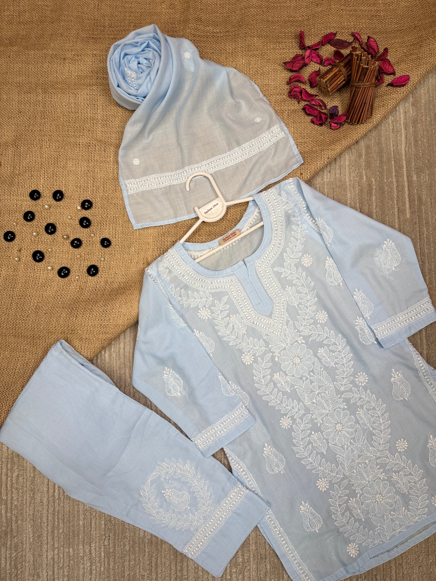 Girls Chikankari Pret