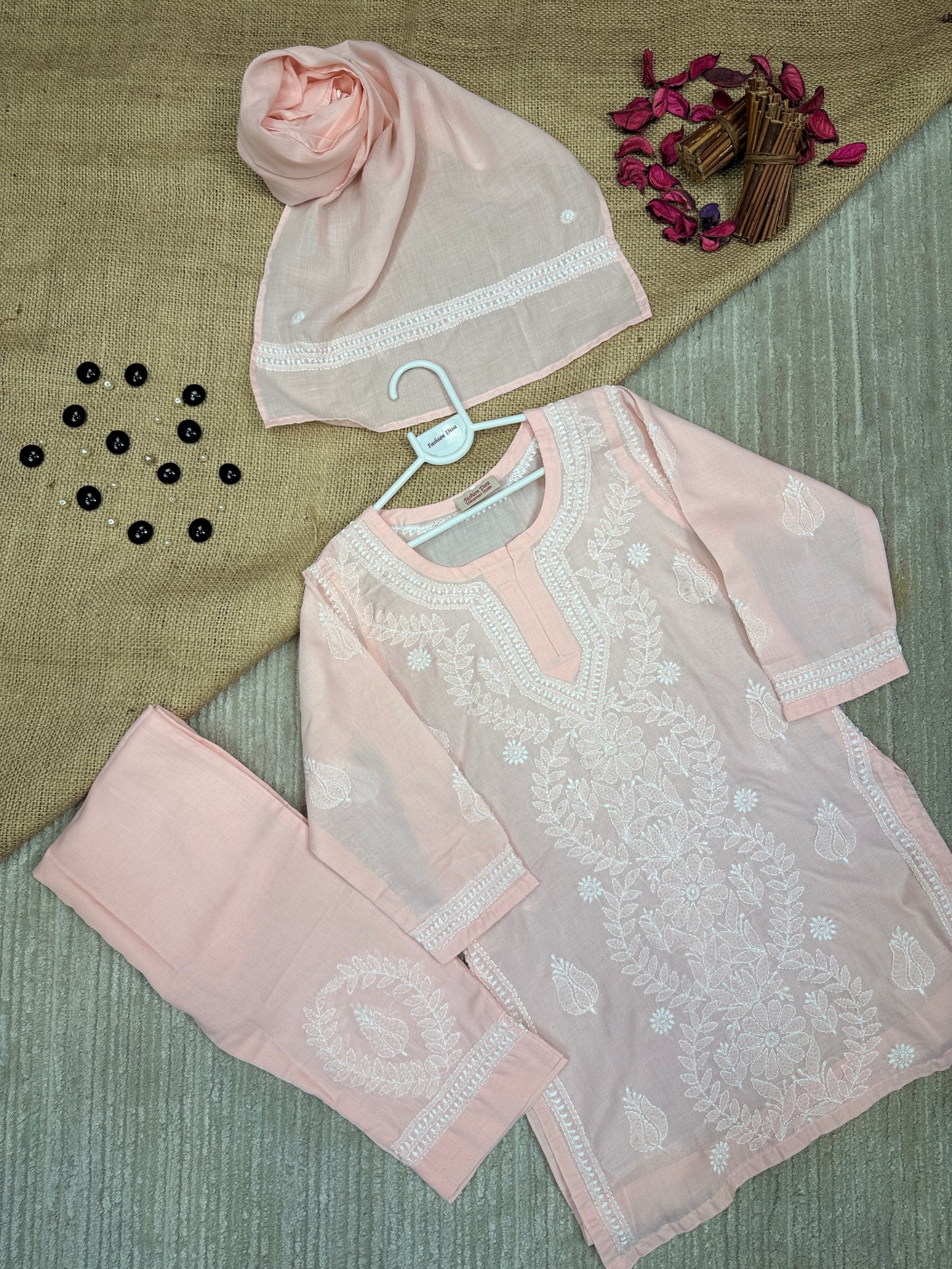 Girls Chikankari Pret