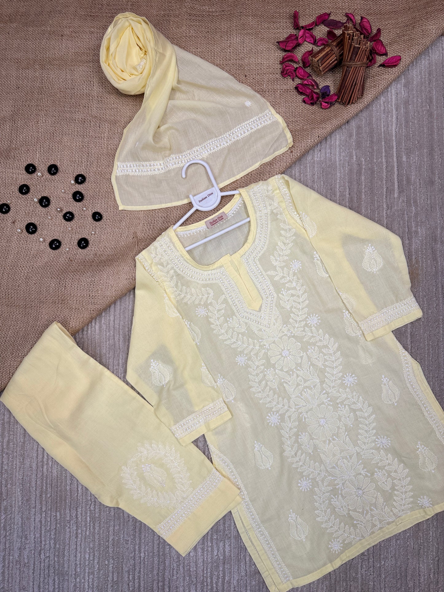 Girls Chikankari Pret