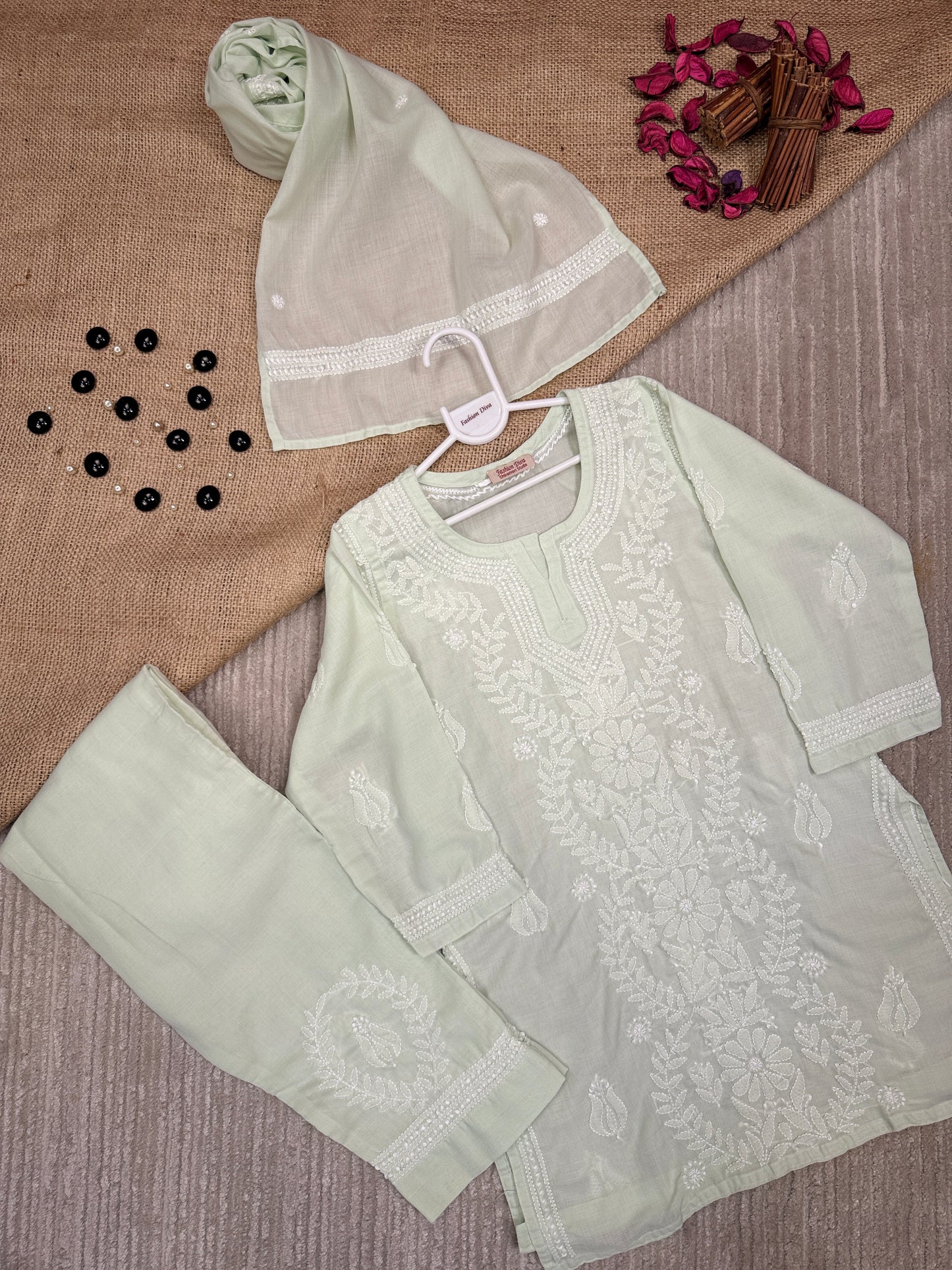 Girls Chikankari Pret